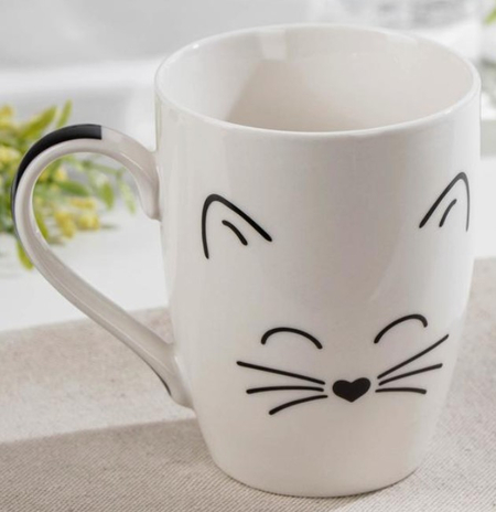 Кружка фарфоровая Sima-Land, 350 мл, «Белый кот» Кружка фарфоровая Sima-Land, 350 мл, «Белый кот»
