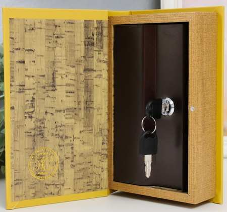 Кэш-бокс (сейф-книга) Sima-Land, 21*13*5 см, «Черный кот с ландышами в вазе» Кэш-бокс (сейф-книга) Sima-Land, 21*13*5 см, «Черный кот с ландышами в вазе»