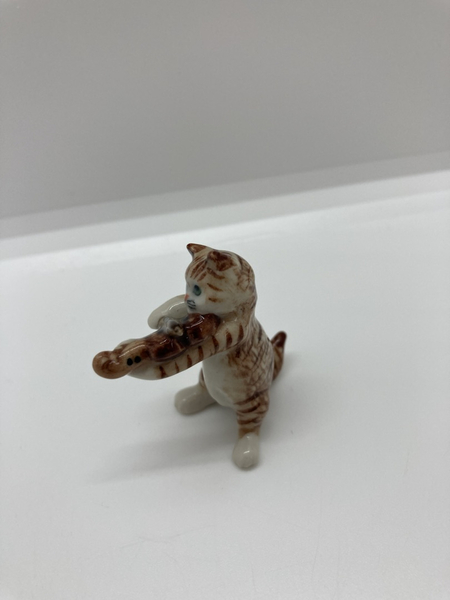 Фигурка фарфоровая №03, «Кот рыжий полосатый со скрипкой»