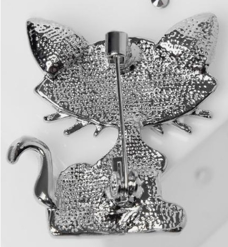 Брошь «Кошечка» хитрая, 3*3,5 см, бело-голубая в серебре