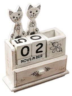 Благотворительный деревянный настольный календарь «Вечный», 22*18*6 см, «Пара кошек» (англ.яз.: месяцы) Благотворительный деревянный настольный календарь «Вечный», 22*18*6 см, «Пара кошек» (англ.яз.: месяцы)