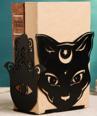 Подставка-ограничитель для книг Sima-Land, 10*15*15 см, «Хамса с котом» черная